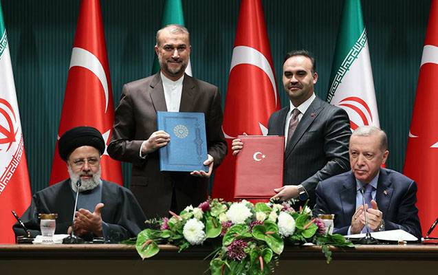 Türkiyə ilə İran arasında 10 müqavilə imzalandı