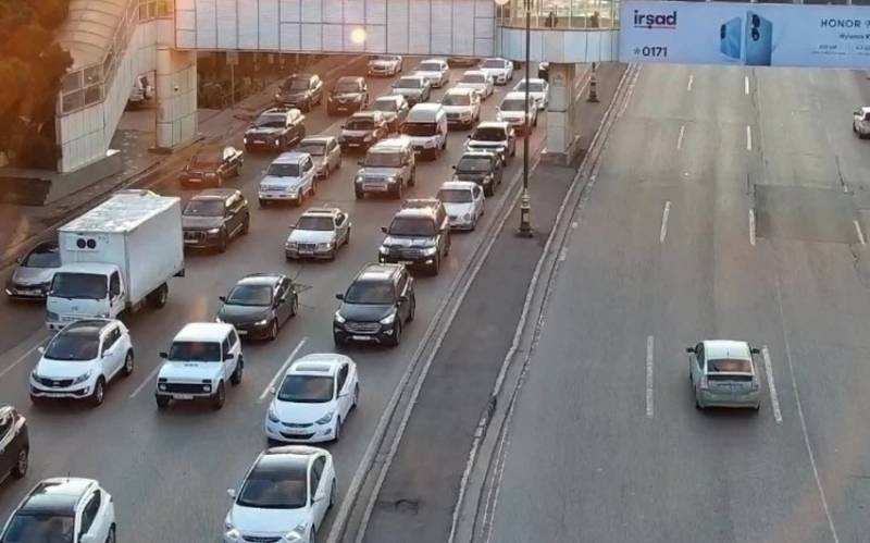Bakının bir sıra yollarında tıxac var - SİYAHI
