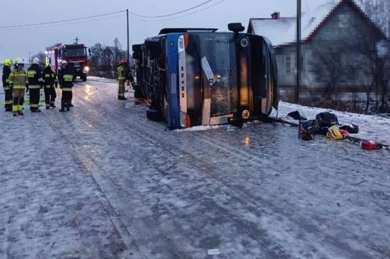 Ukraynalıları daşıyan avtobus aşdı - 20 nəfər xəsarət aldı