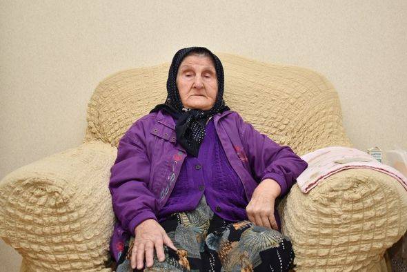 104 yaşlı Rəxşəndə nənə: “Sülhə səs verəcəyəm”
