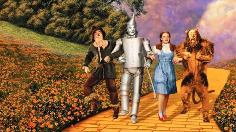 Məşhur filmdəki simvolik qırmızı ayaqqabıları oğurlayan şəxsin cəzası bəlli oldu