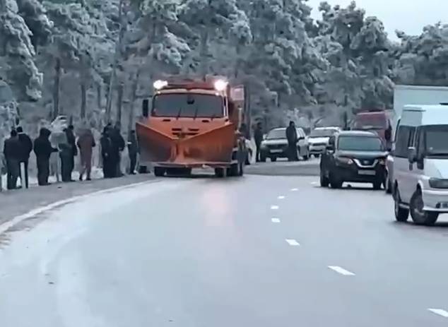 Bakı-Şamaxı yolu buz bağladı, qəza oldu - ANBAAN VİDEO