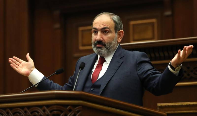 Paşinyan referendum fikri ilə razı deyil 