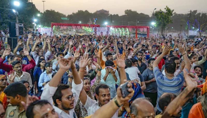 Hindistanda dini tədbirdə izdiham – Çox sayda ölən var