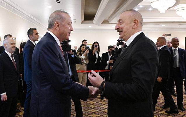 İlham Əliyevlə Ərdoğanın səmimi dialoqu - VİDEO