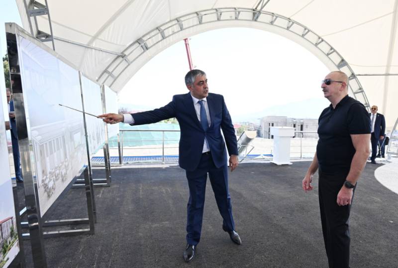 Azərbaycan lideri Xankəndi Konqres Mərkəzinin təməlini qoydu - YENİLƏNİB
