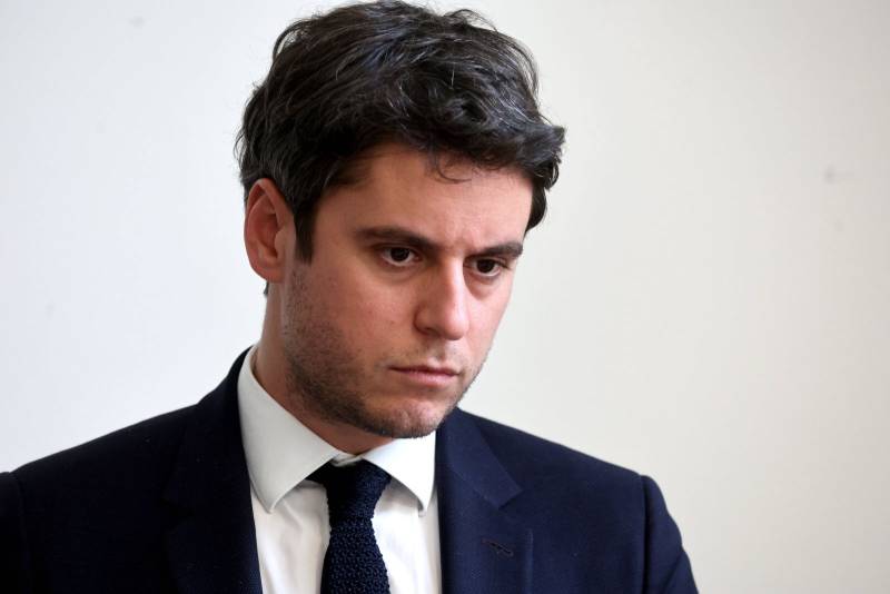 Fransa baş naziri istefa verdi