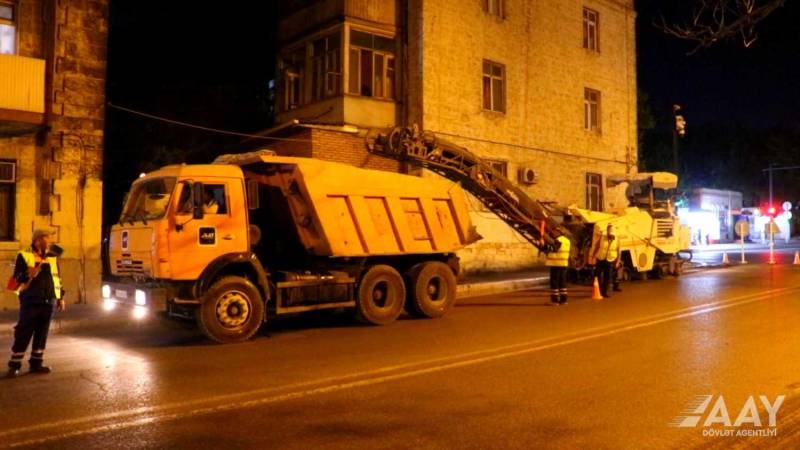 Bakının daha bir küçəsində təmir işləri aparılır - VİDEO/FOTO