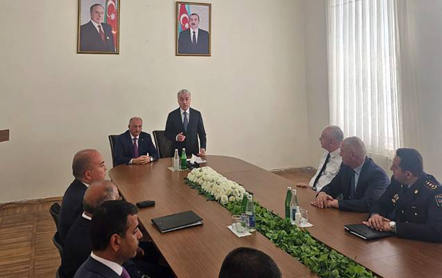 Əziz Əzizov kollektivə təqdim olundu 