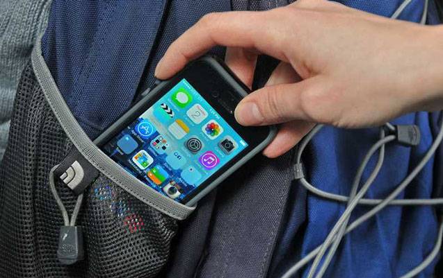 Çimərlikdə 6 min manatlıq telefonlar oğurlandı 