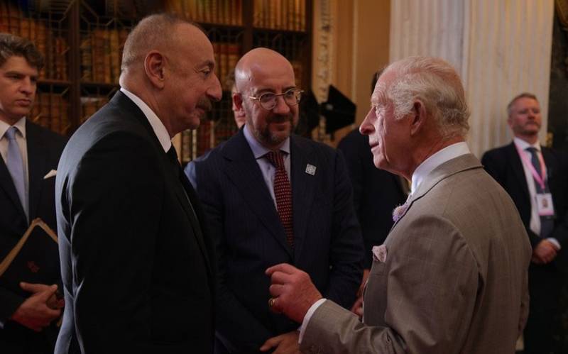 \"Hər şeyin təzəsi, dostun köhnəsi\" - Britaniya səfirliyi