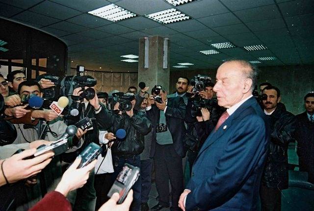 Heydər Əliyev – jurnalistlərin dostu və hamisi 