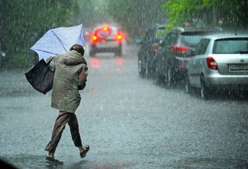 Yağıntılı və küləkli hava ölkəni CƏNGİNƏ ALDI - Bəzi çaylardan sel keçir