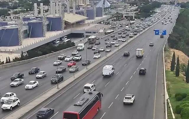 Bu yolda bəzi zolaqlar üzrə sürət həddi 20 km/saat endirildi