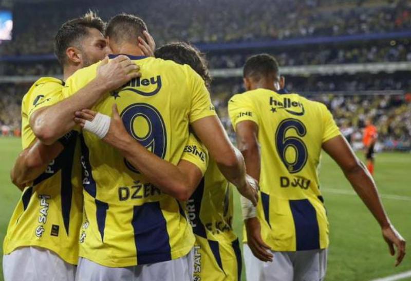 ”Fənərbağça” növbəti mərhələyə adladı 