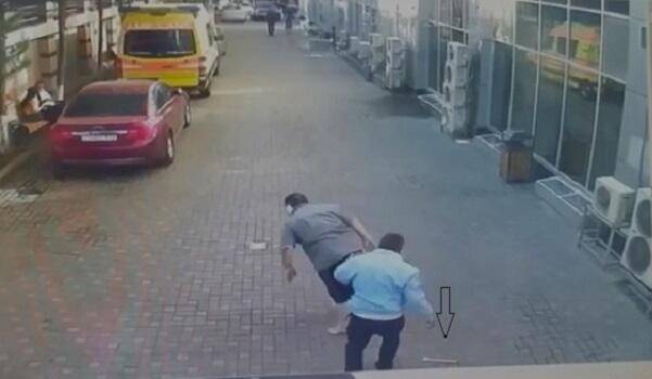 Ağadadaşın mühafizəçi ilə davasının yeni VİDEOSU