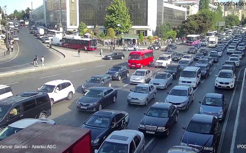 Bakının bir sıra yollarında tıxac var - SİYAHI