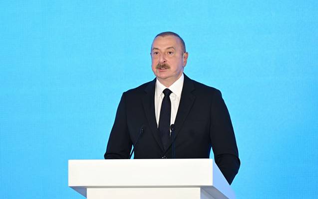 Prezident sərgilərin açılışında iştirak edir - FOTOLAR