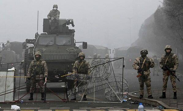 Qazaxıstan ordusu döyüş hazırlığı vəziyyətinə gətirildi 