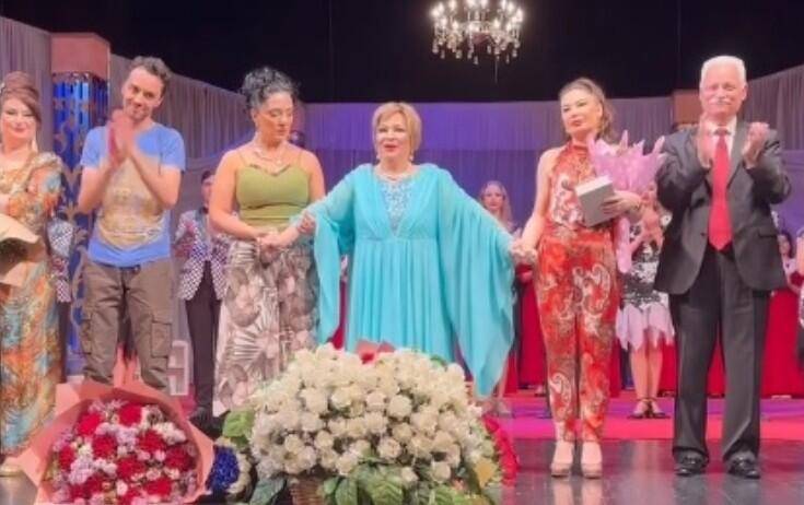 Afaq Bəşirqızı səhnədə ayaqüstə dayanmaqda çətinlik çəkdi – VİDEO