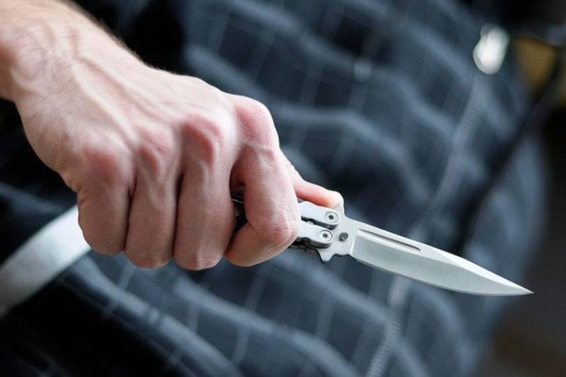 Bakıda yaşlı kişi küçədə bıçaqlandı