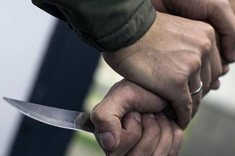 Nişanlısı ilə mübahisə edən gənc özünü bıçaqladı