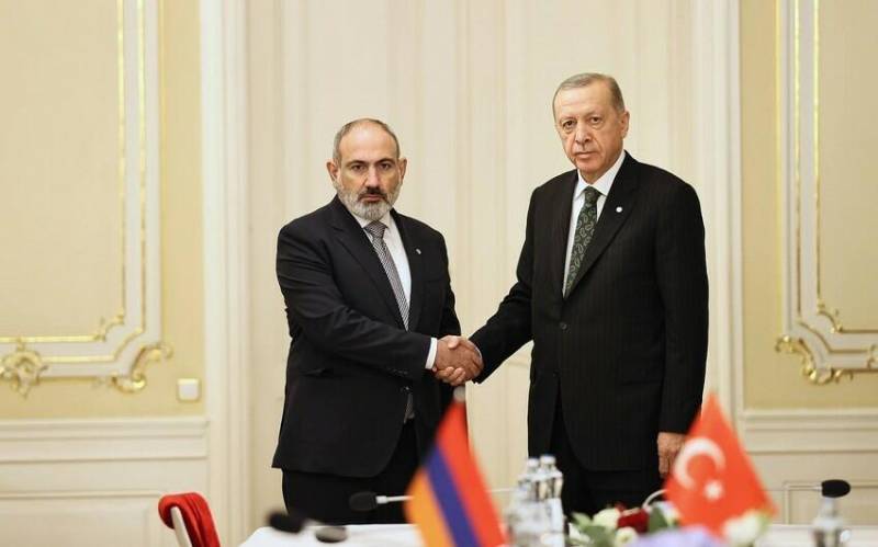 Ərdoğan Paşinyanla danışdı 
