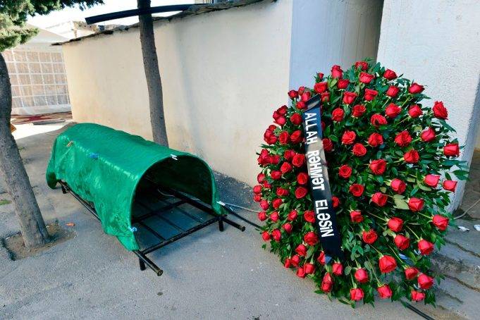 Azərbaycanda tanınmış dosent vəfat etdi - FOTO