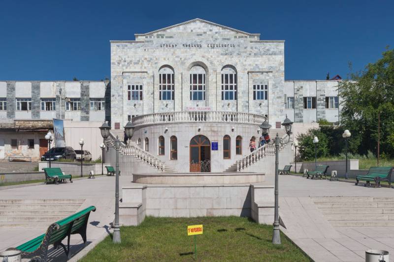 Qarabağ Universiteti müəllim axtarır - İyulun 7-dək vaxt var