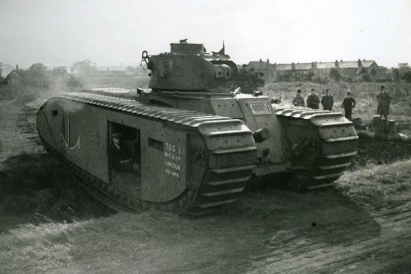 Hindistanda 5 hərbçi tankla dağ çayını keçərkən öldü