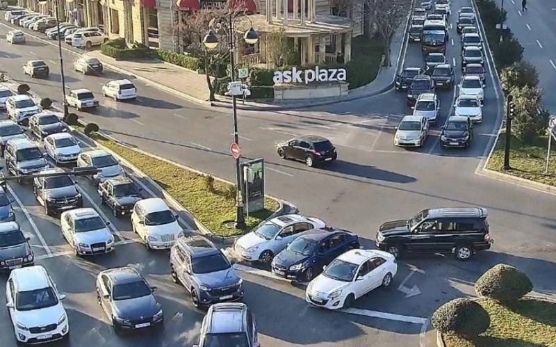 Bakıda bu yollarda tıxac var - SİYAHI