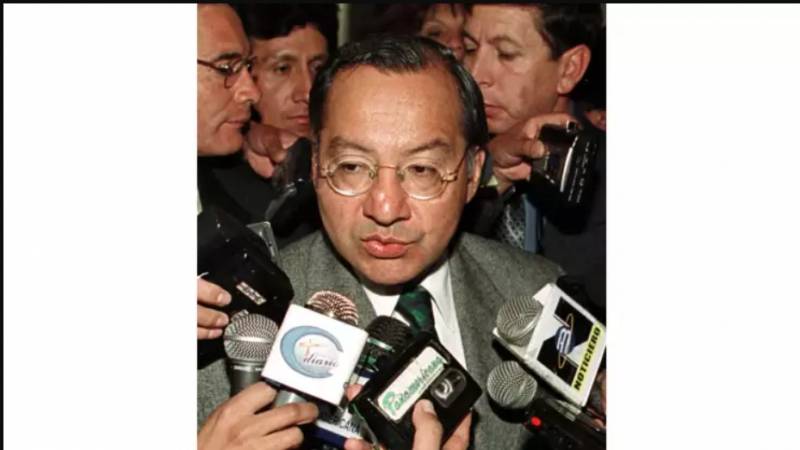 ABŞ-dakı keçmiş səfirdən casusluq etirafı