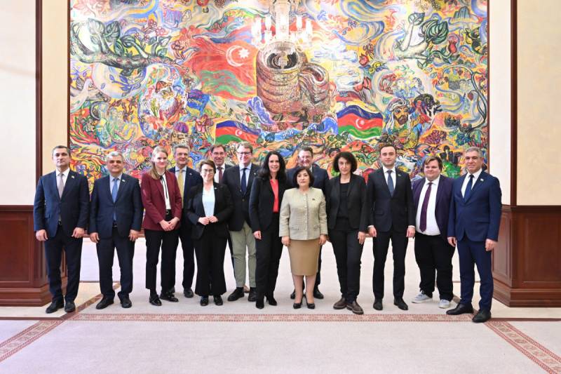 Spiker Bundestaqın nümayəndə heyəti ilə danışıqlar apardı