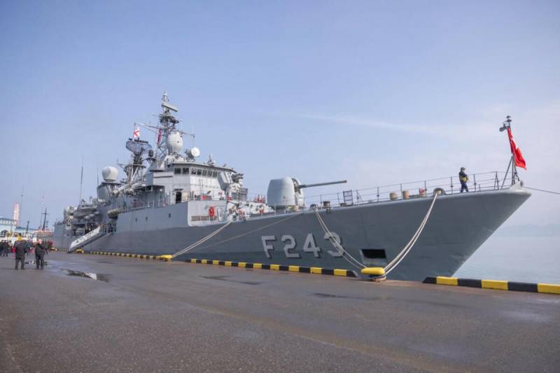 Türkiyənin hərbi gəmisi Gürcüstanın ərazi sularına daxil oldu