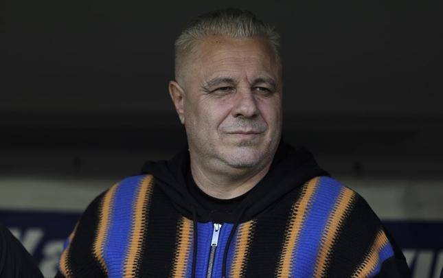 Superliqa klubu baş məşqçisi ilə yolları ayırdı