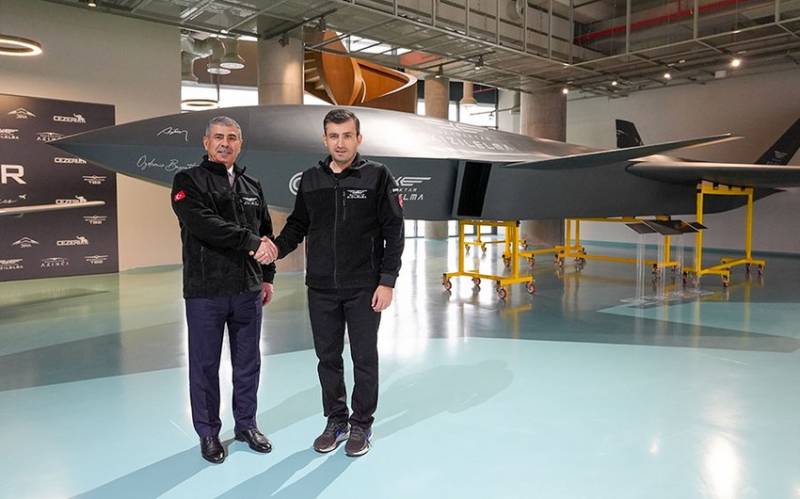 Zakir Həsənov Selçuk Bayraktar ilə görüşdü - FOTO