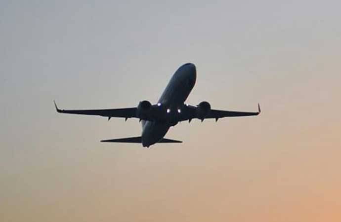 Kursdan çıxan təyyarənin hər 2 pilotunun yuxuya getdiyi məlum oldu