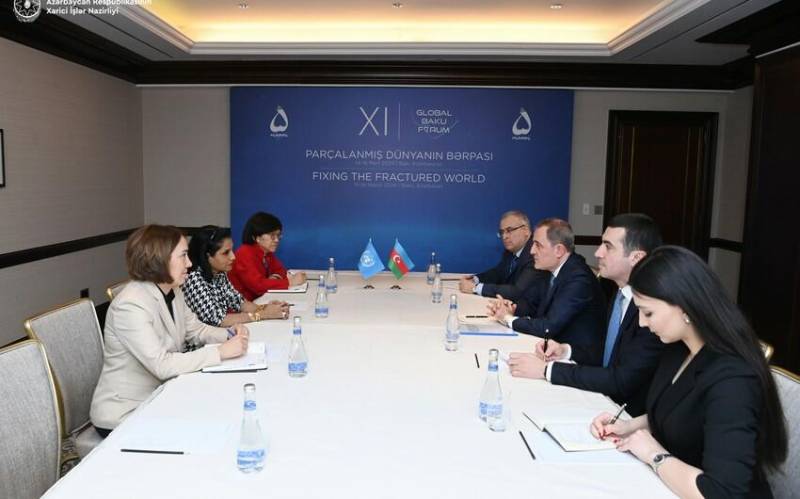 Ceyhun Bayramov Uqoçi Daniels ilə görüşdü