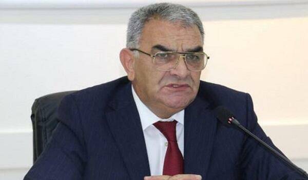 Ölkənin baş notariusu işdən çıxarıldı 