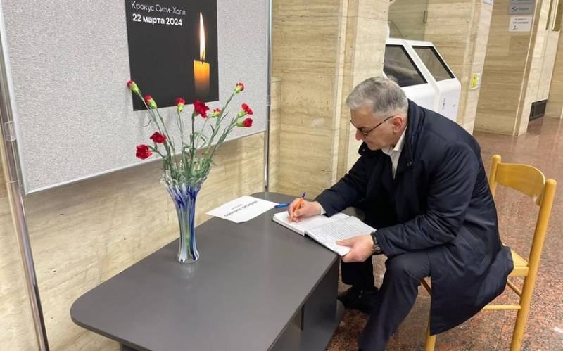 Konsul terror qurbanlarını yad etdi 