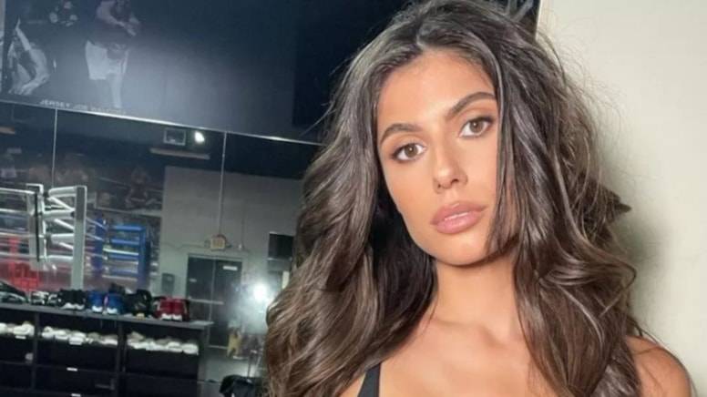 Məşhur model süni intellektlə virtual modellər yaradanları tənqid etdi