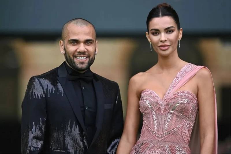 Dani Alves azadlığını belə qeyd etdi