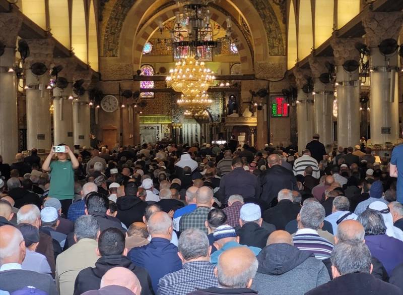 125 min fələstinli Məscidül-Əqsada namaz qıldı