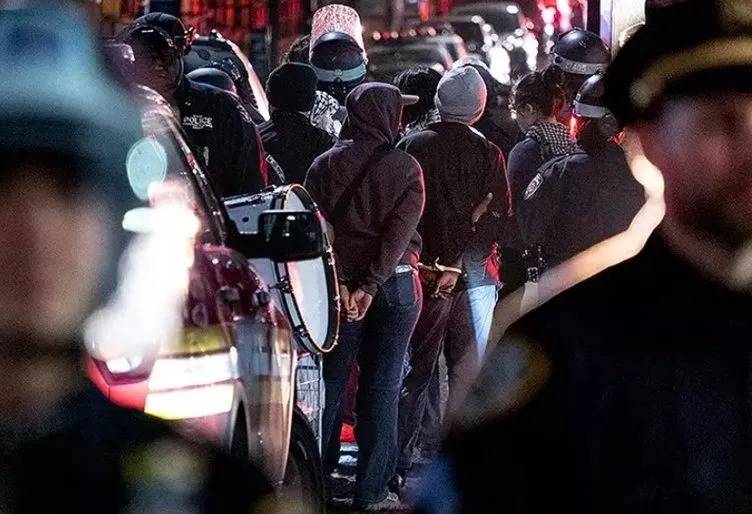 ABŞ polisi Fələstin tərəfdarlarının evlərinə basqın etdi