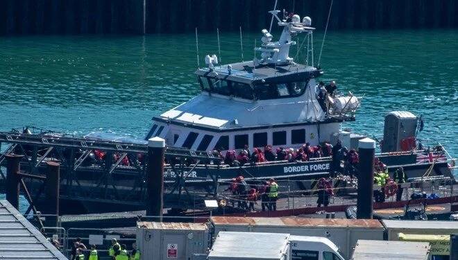 İngiltərə Ruandaya göndəriləcək ilk immiqrantları saxladı