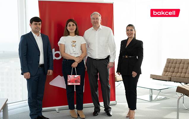 “Bakcell” çempion şahmatçı Ülviyyə Fətəliyevanı təbrik etdi