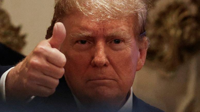 Tramp tələbələrə hücumu təriflədi: “İzləmək xoş idi”