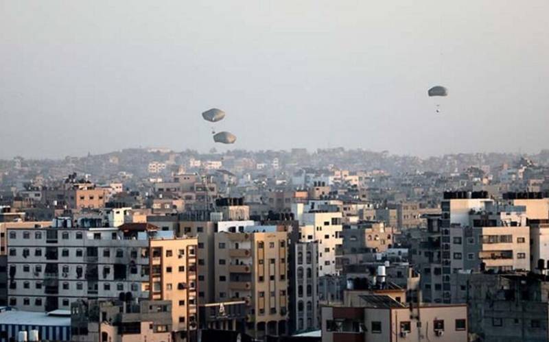 BƏƏ Qəzza zolağına 400 ton humanitar yardım çatdırıb