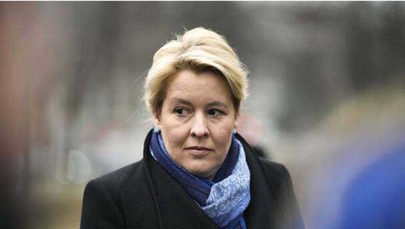 Almaniyada nazirə hücum olundu 