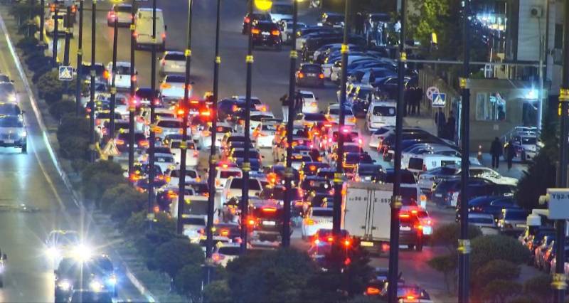 Bakıda yol qəzası tıxaca səbəb oldu